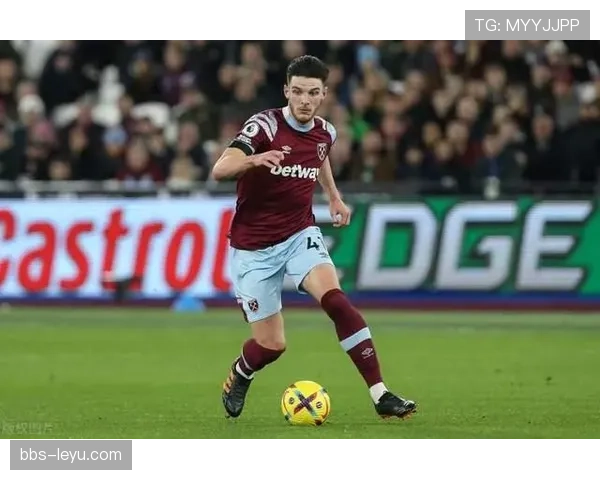 恩佐与赖斯的防守覆盖能力与职责定位差异解析