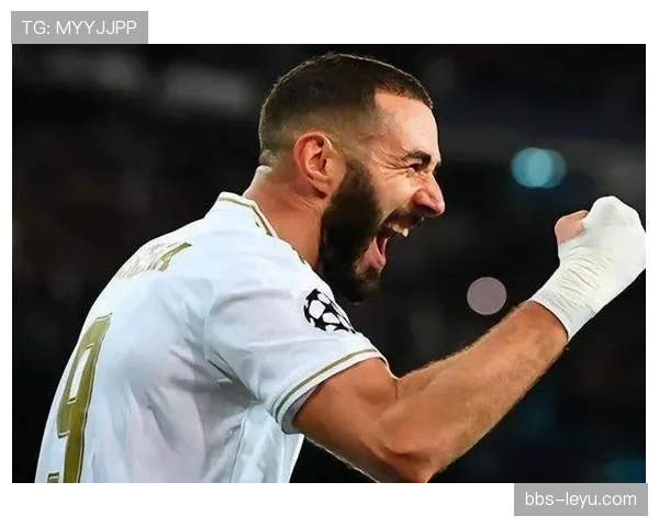 奥斯梅恩与本泽马的战术角色差异如何影响终结效率