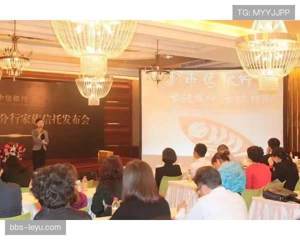 郭昊文训练室堆满名牌球鞋，普通人怀疑这是谁家地下财富发布会